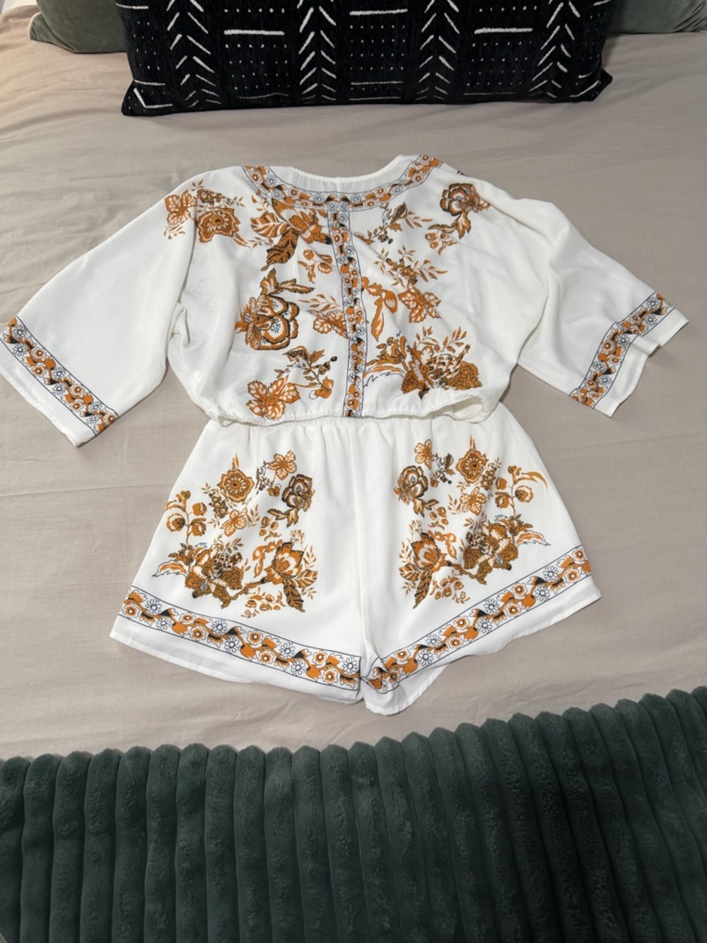 New Amazon White/Brown Floral Print Women's Short Set, Size Large - Picture 6 of 14